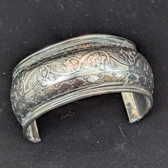 Vintage Sterling Silver Wide Cuff Bracelet - Ornate Floral Engraving & Repoussé - Picture 7 of 7